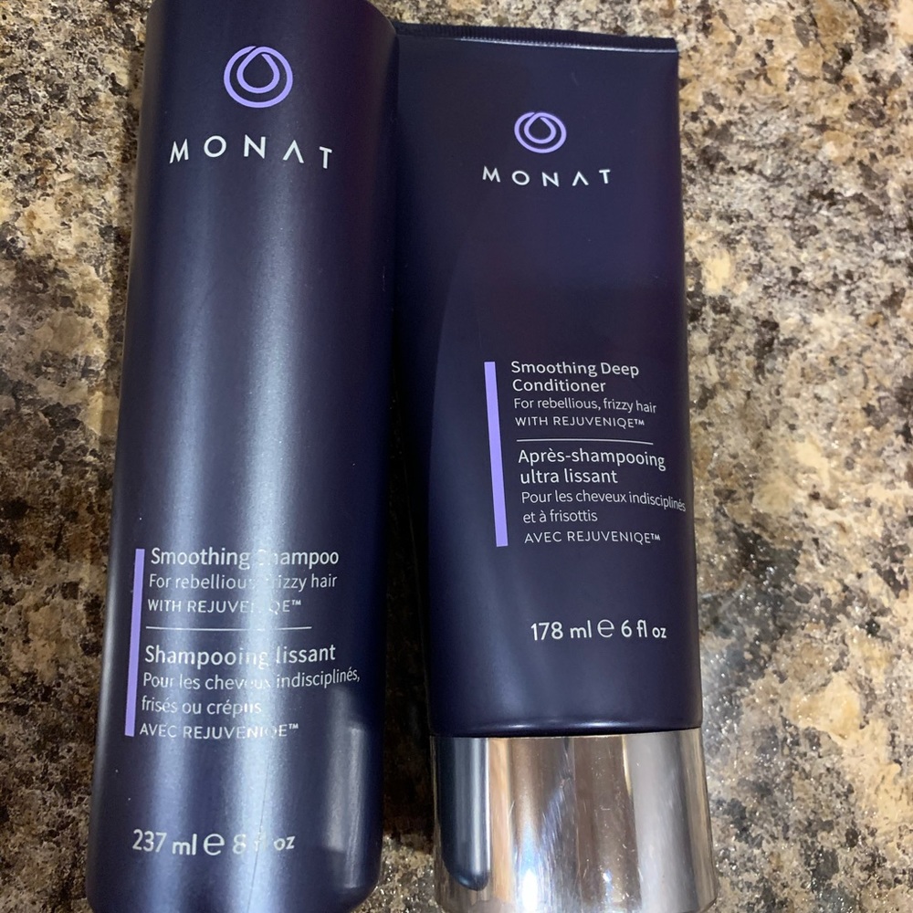 Monat Smoothing shampoo and conditioner set